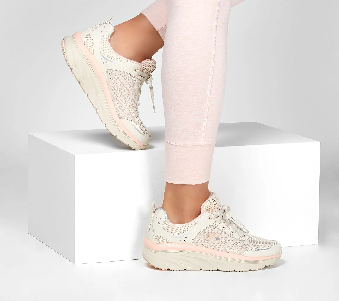 Relaxed Fit: D'Lux Walker - Infinite Motion - Image 6